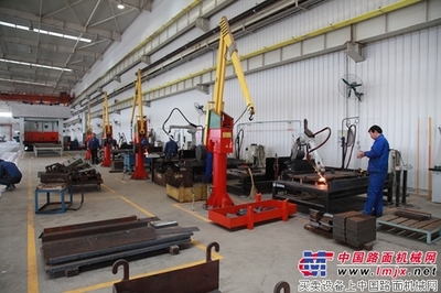 陜建機(jī)械 搶抓機(jī)遇爭分奪秒 鋼結(jié)構(gòu)工程建設(shè)跑出加速度